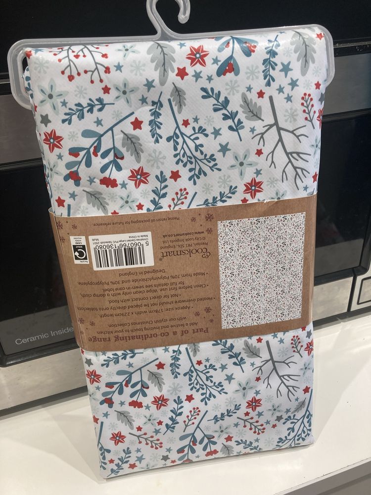 wipe clean tablecloth Cerata