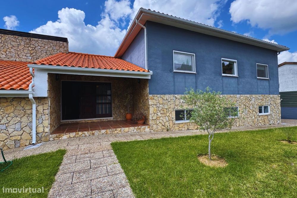 Moradia T6 em Anadia