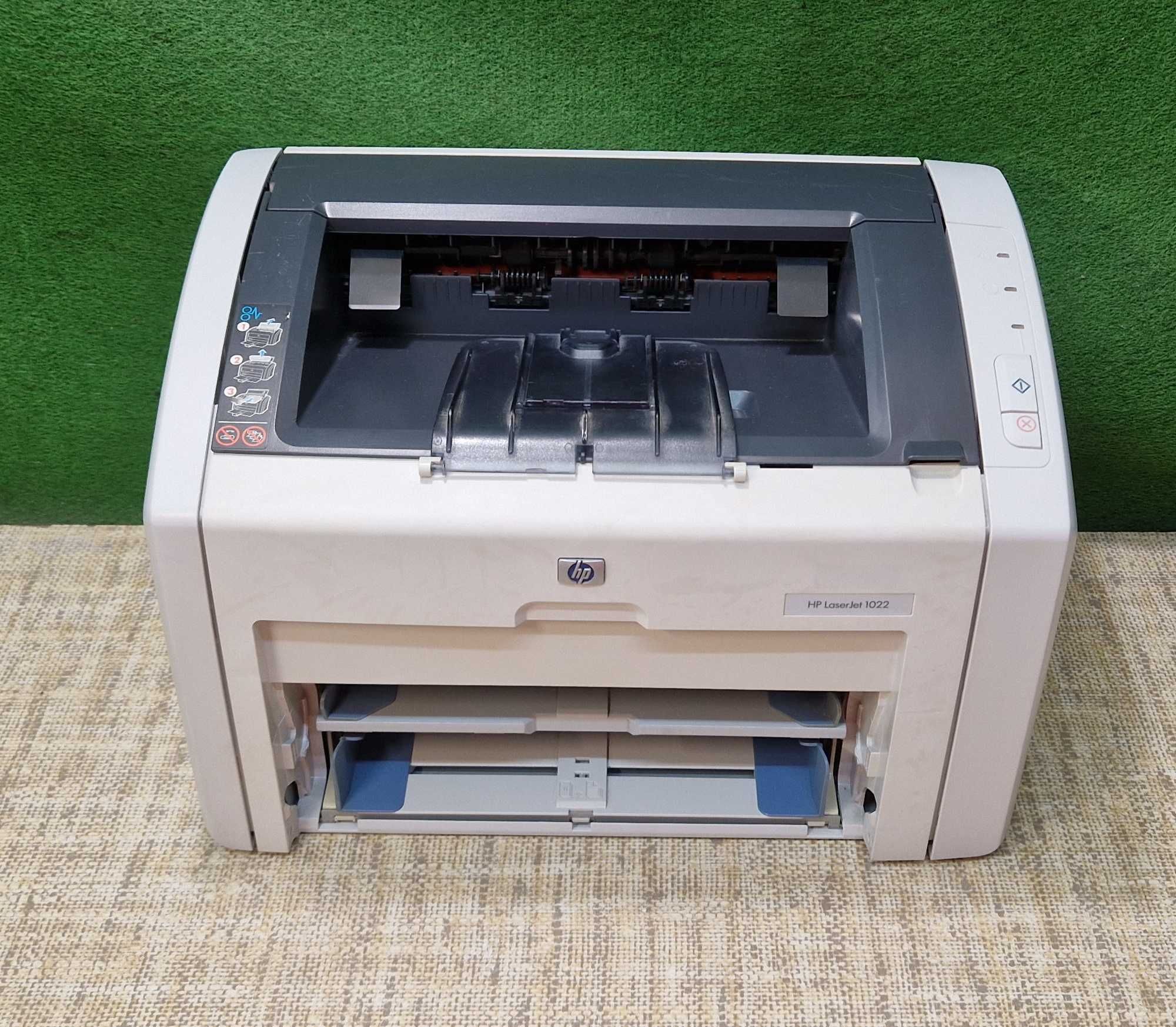 Drukarka laserowa HP 1022 - toner i komplet kabli