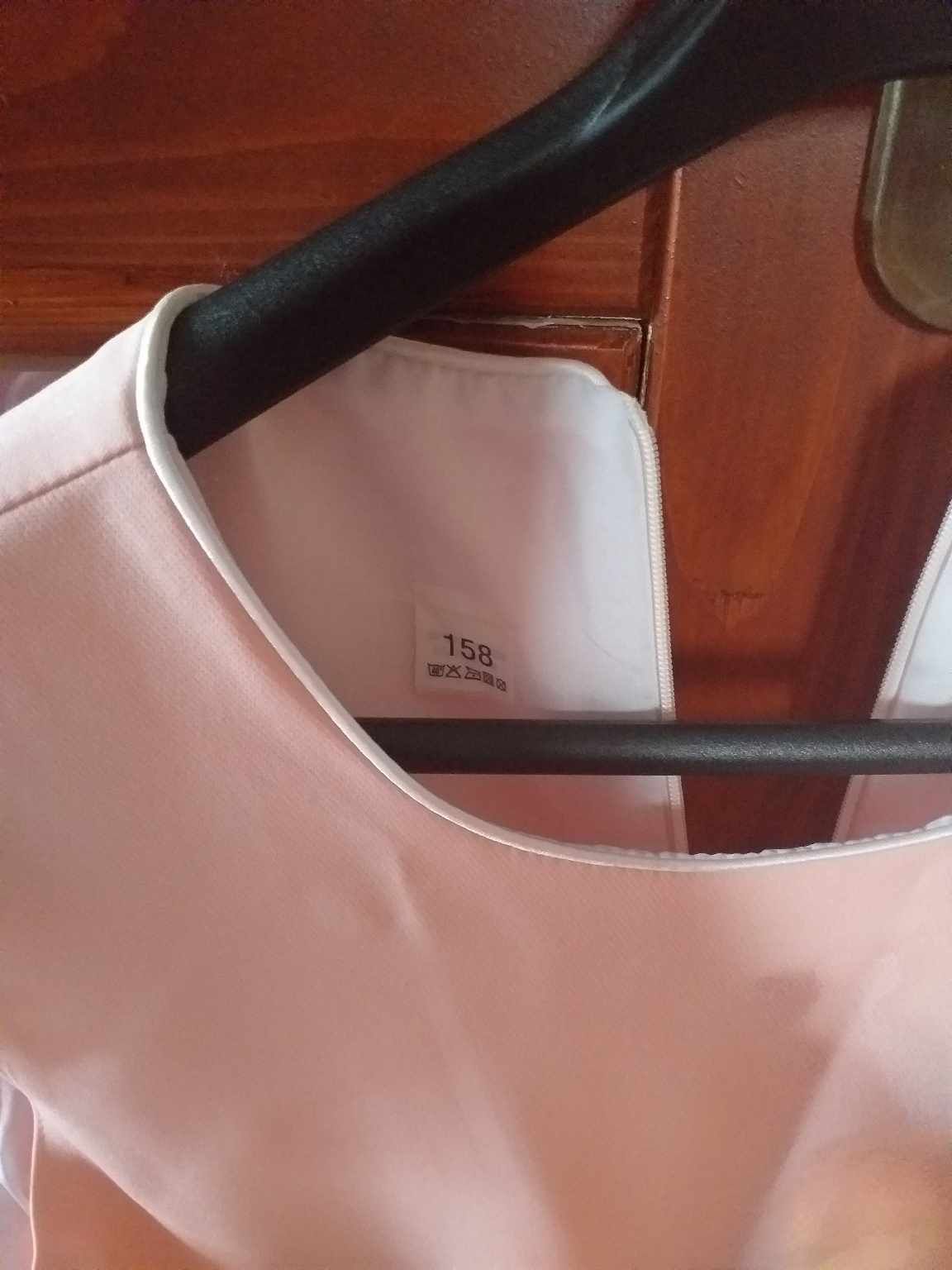 Dziewczęca sukienka z kokardką 140 cm
