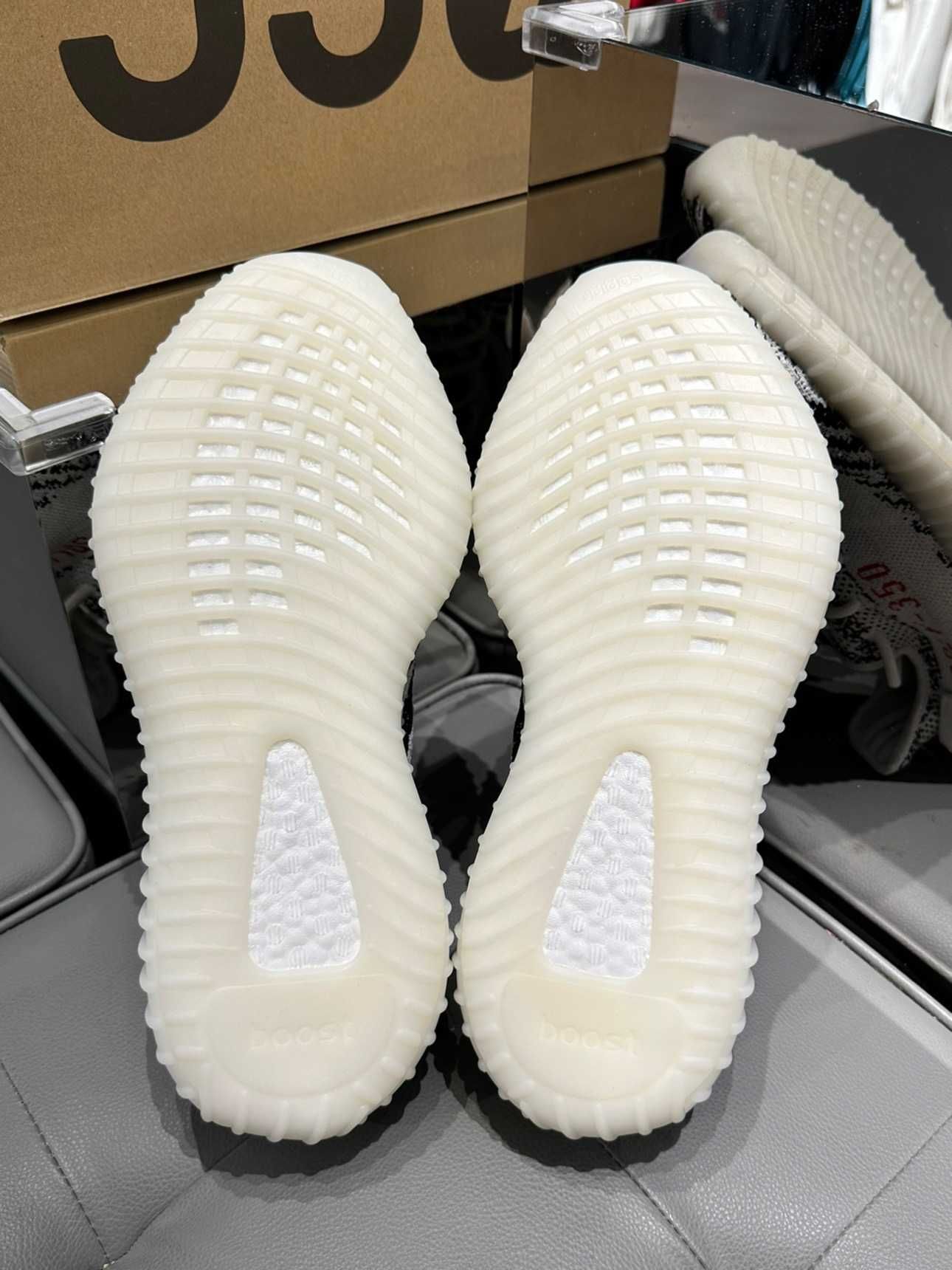 AdidasYeezyBoost350V2Zebra EU.41