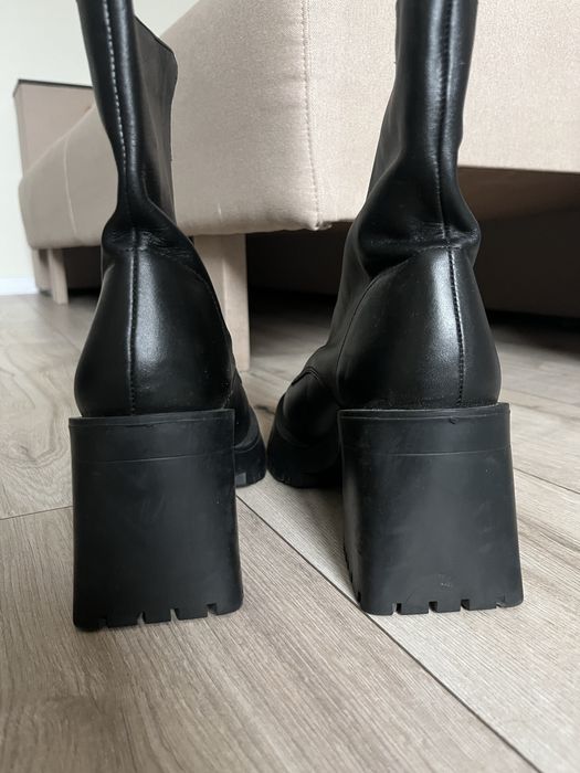 Чобітки на підборах Zara 41