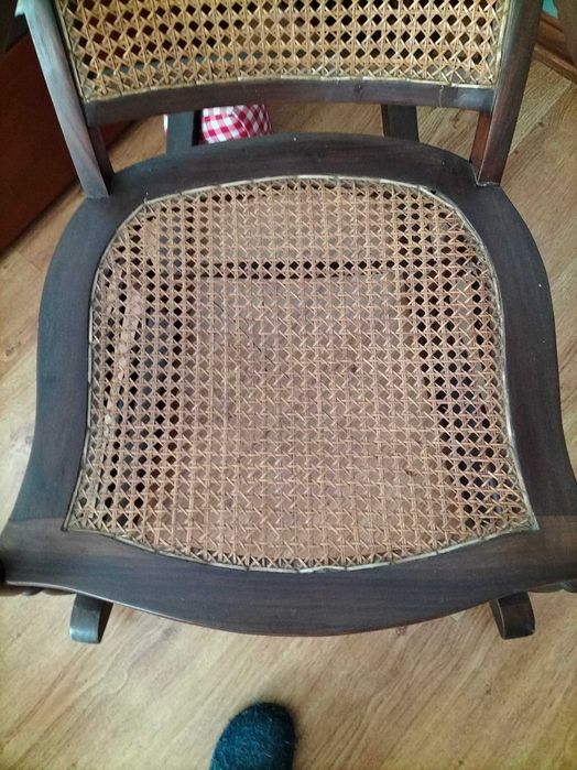 Cadeira de baloiço de palhinha