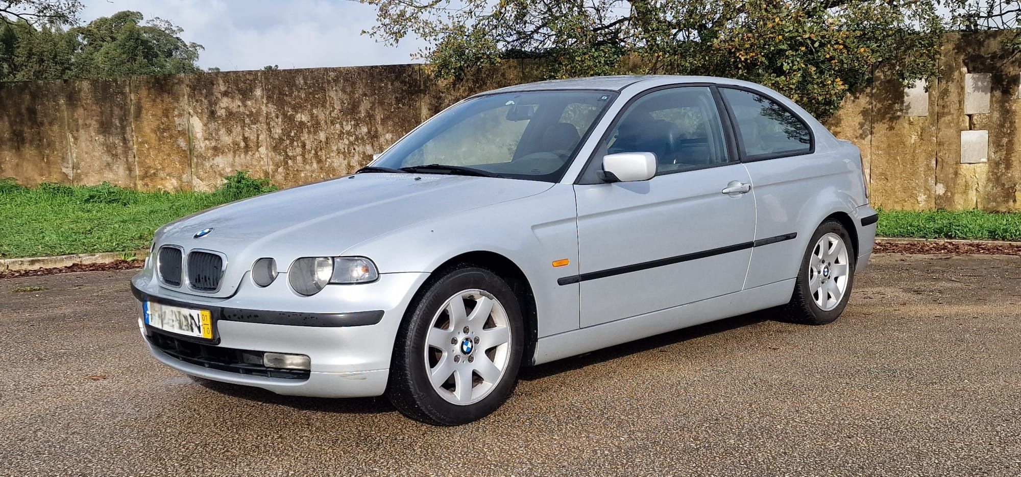 BMW 320 compact ano 2001