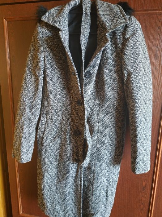 Płaszcz zimowy - przed kolano