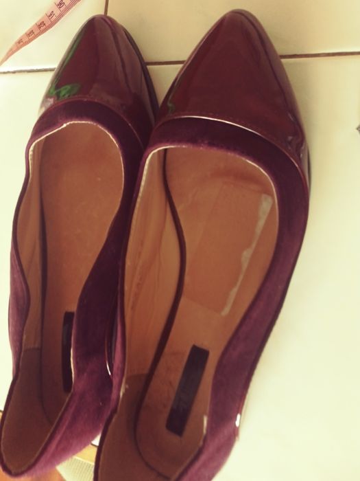 Buty cale niskie bordo 38 zamsz lakier