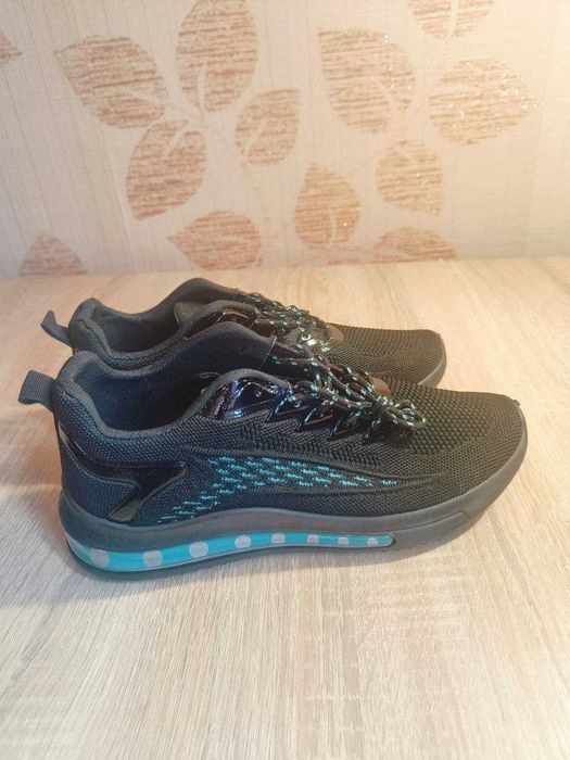 Чоловічі легкі текстильні кросівки