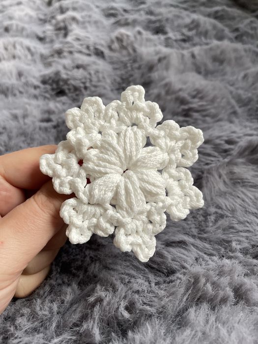 Szydełkowa śnieżynka - gwiazdka na choinkę