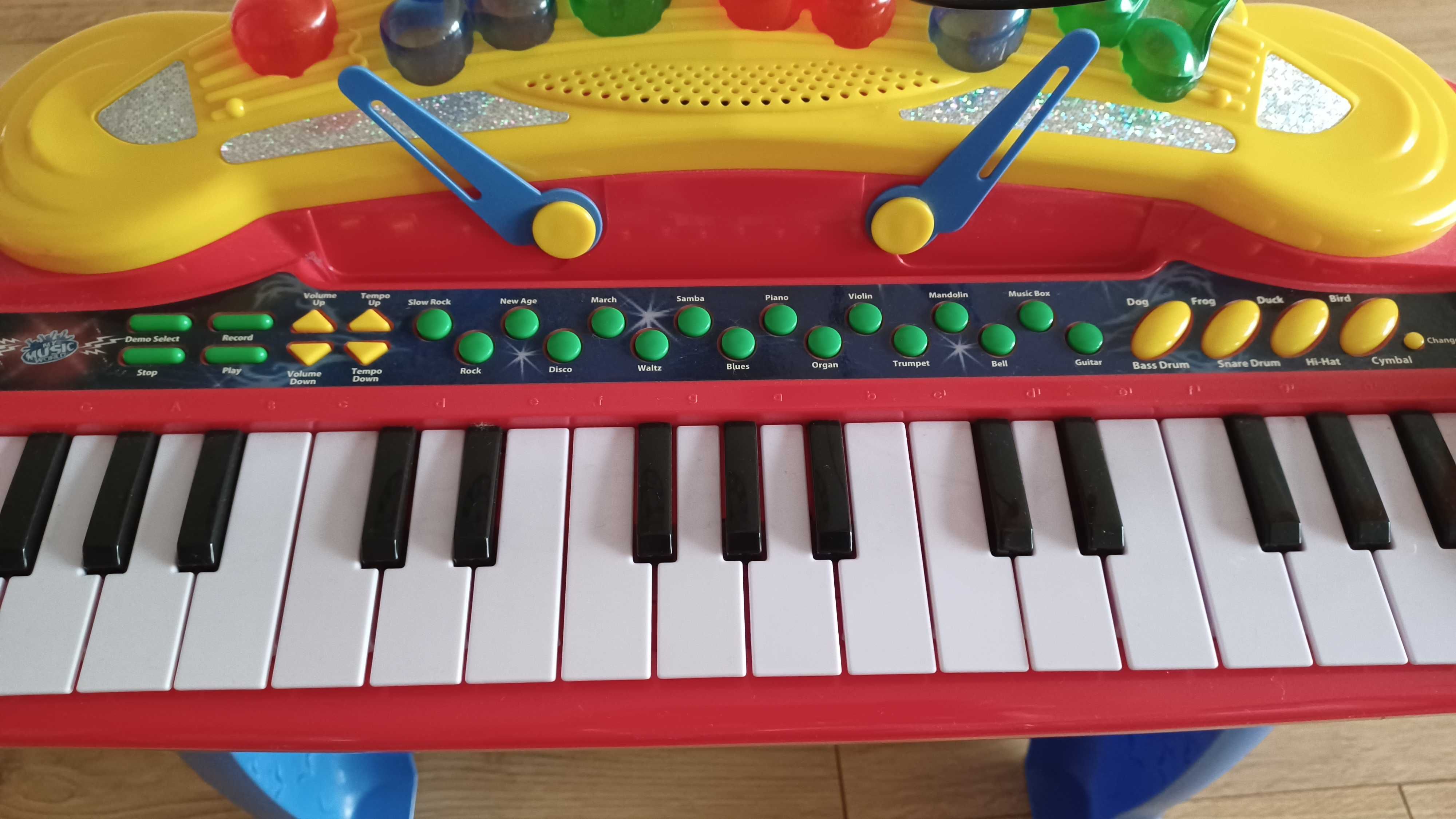 Organy dziecięce, keyboard z mikrofonem i podstawą Simba