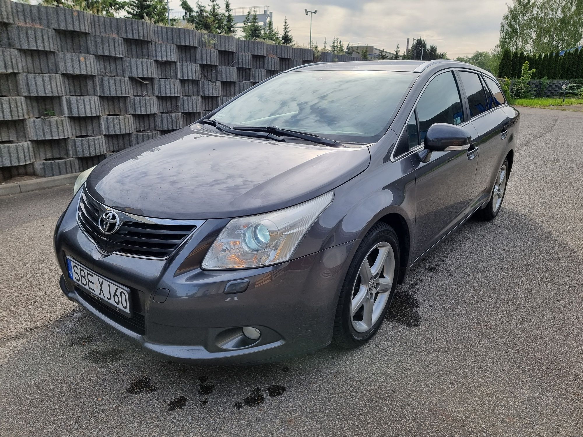 Toyota Avensis bezwypadkowy xenon zamiana