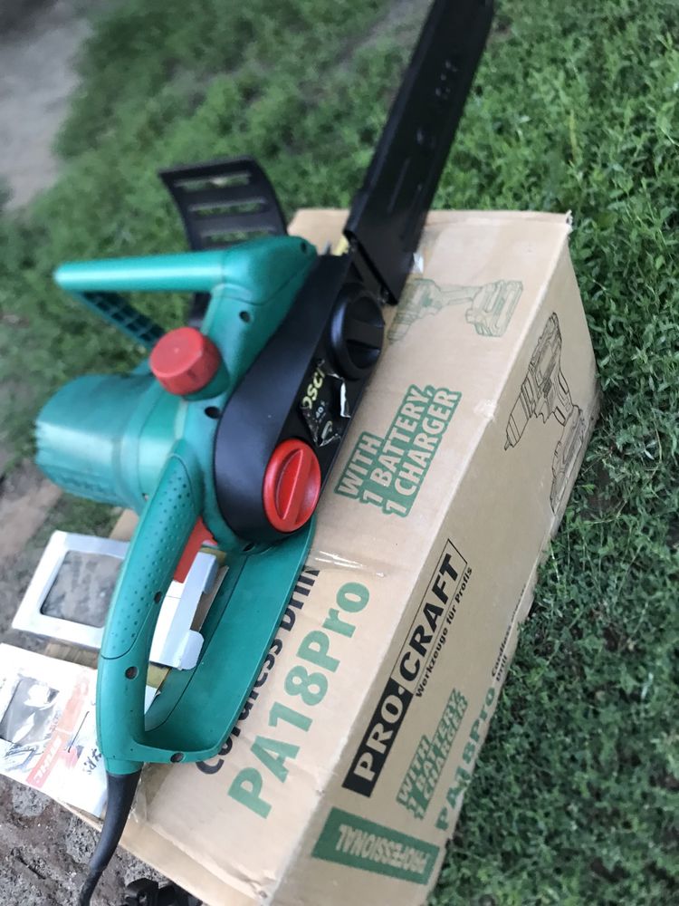 Электропила Bosch AKE 40S