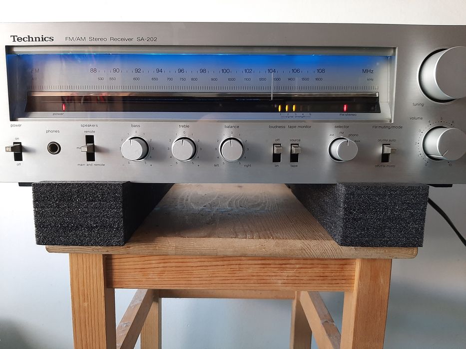 TECHNICS SA 202 stereo receiver