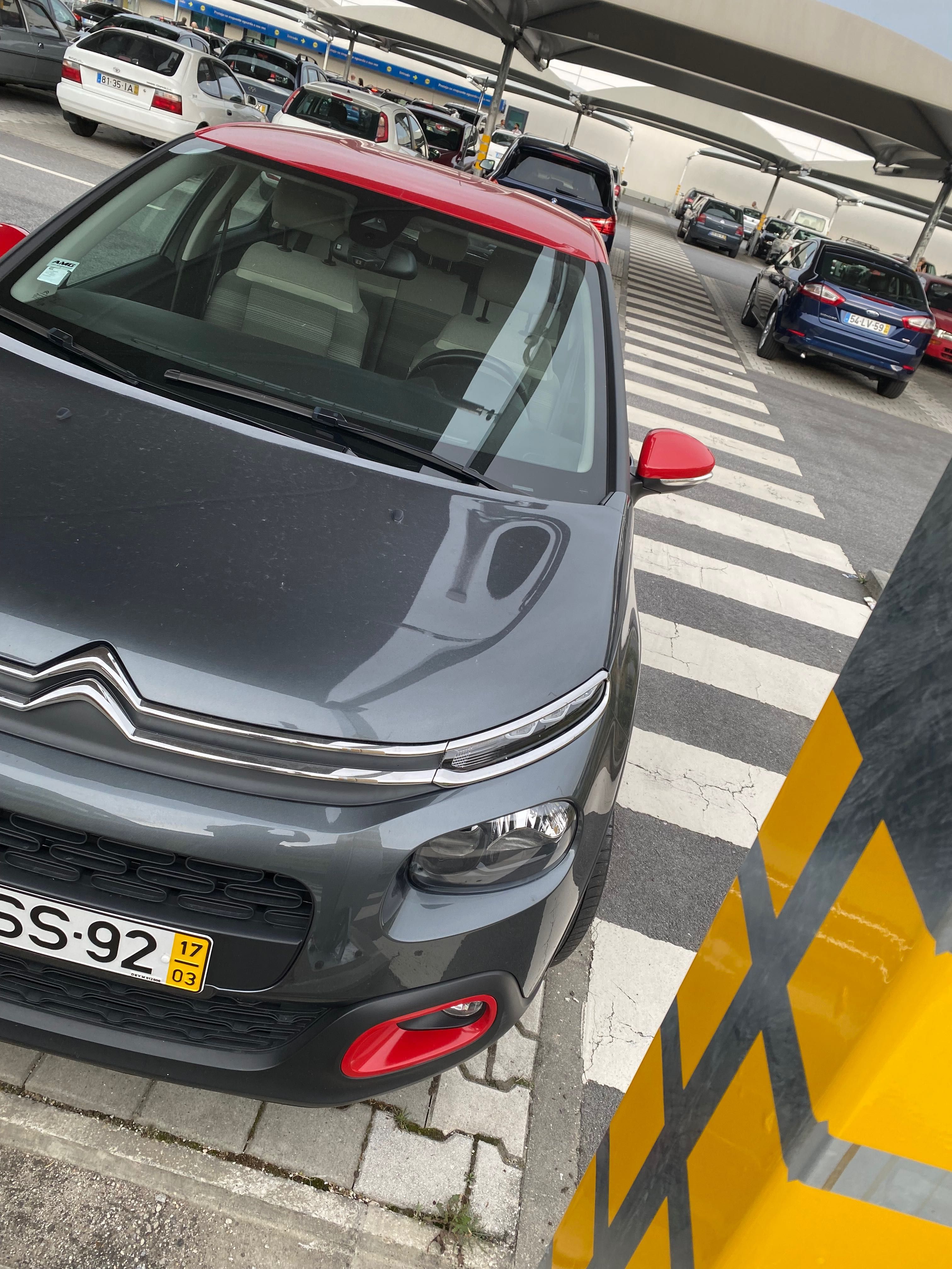 Carro como novo a gasolina