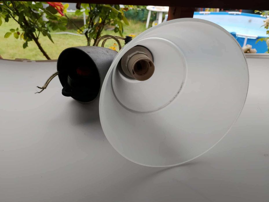 Lampa wisząca szklana klosz 18 cm cała 26cm średnica 18cm