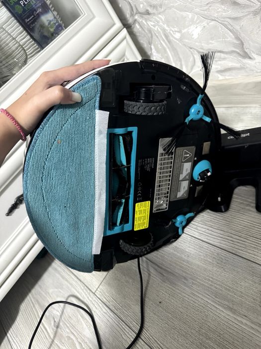 Продам робот пилосос