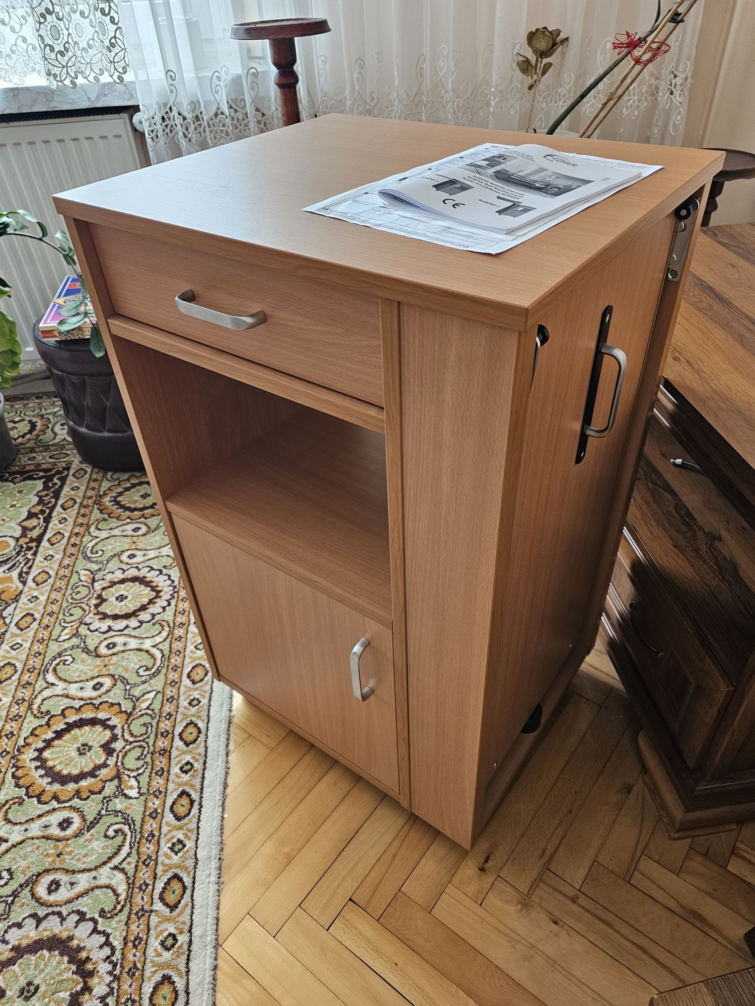 Szafka przyłóżkowa Elbur Rubens 1. Prawie nowa. Stan idealny