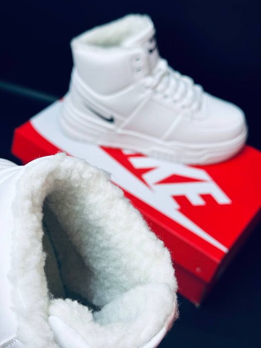 Женские зимние белые кроссовки Nike  натуральная кожа мех
