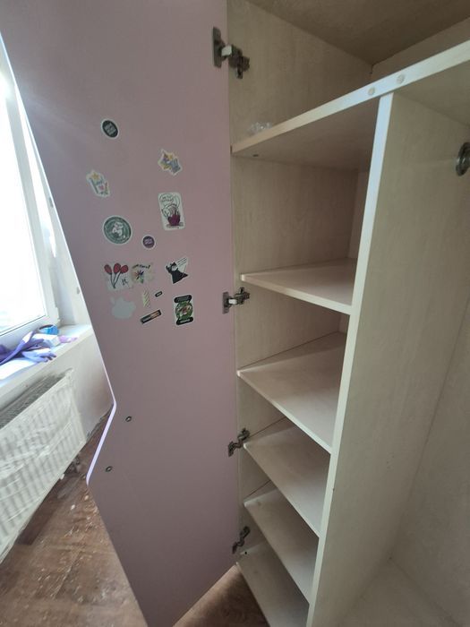 Шкаф для одежды в детскую комнату. Разобран