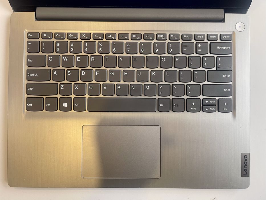 Laptop Lenovo 14IIL05 i3 10GEN / DDR4/ SSD 256 / Win 11