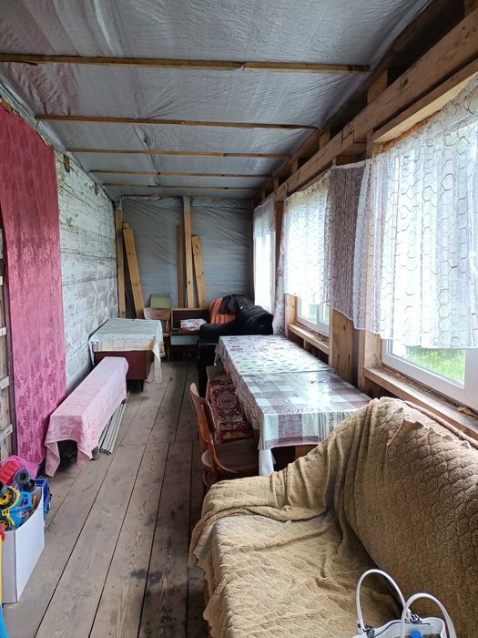 Будинок з гарною ділянкою