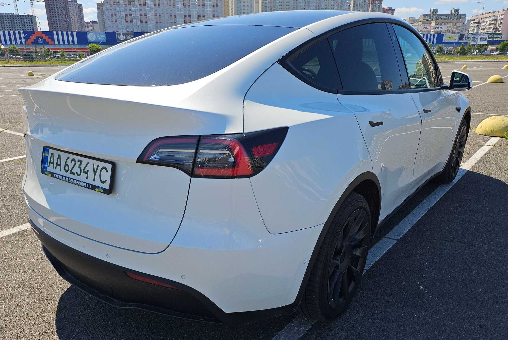 Продам машину Tesla Model Y 2020