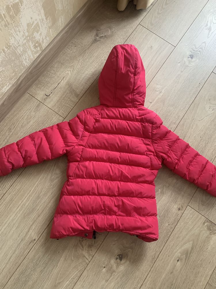 Тепла курточка на дівчинку 3-4 -5 років . Zara пальто, пуховик