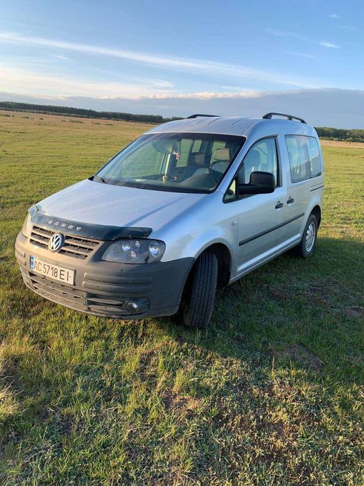 Продам сімейний автомобіль .