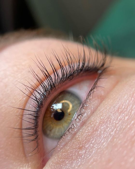 Ламінування вій та брів