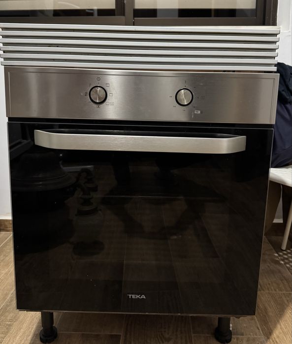 VENDE-SE Forno Teka HCB6415