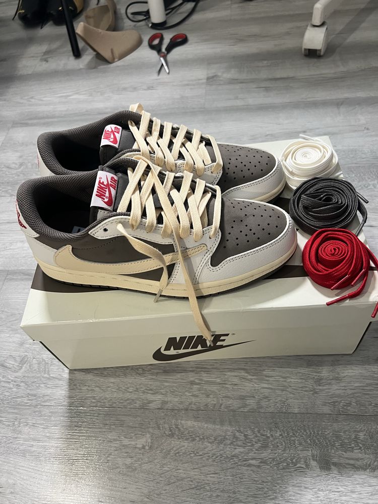 Jordan x Travis Scott Air Jordan 1 Low OG "Reverse Mocha"
