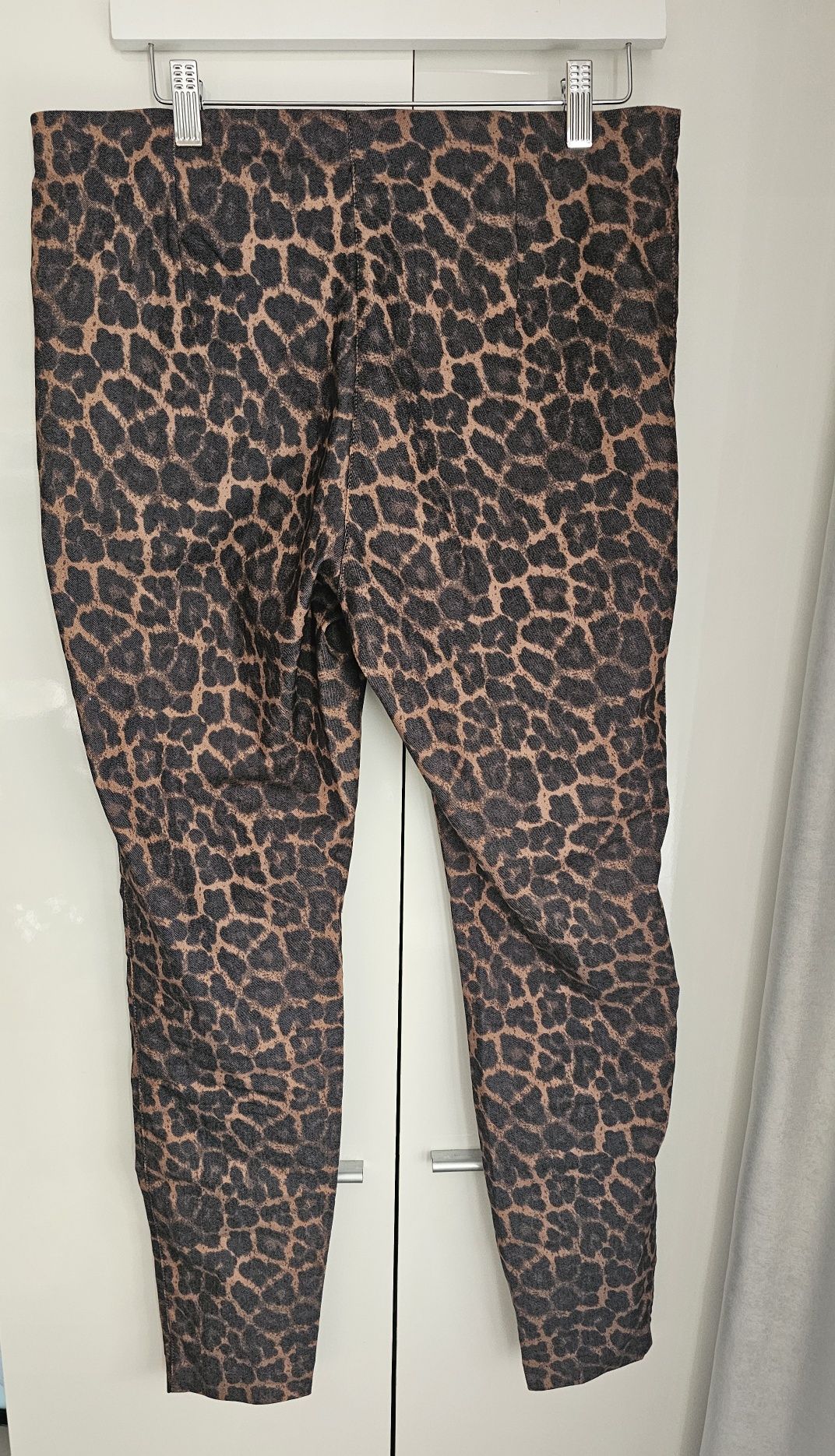 Wyprzedaż Spodnie  legginsy panterka H&M r.40/42  Nowe