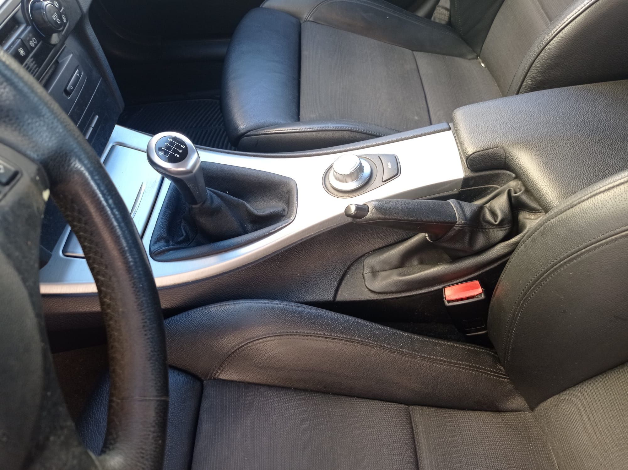 BMW 320d Prateado