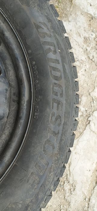 Продам зимние резину 225 65 17 на дисках  состояние новая
