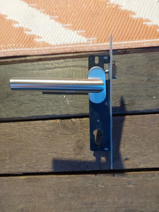 Kompletny zamek  do bram i furtek z klamką i wkładką