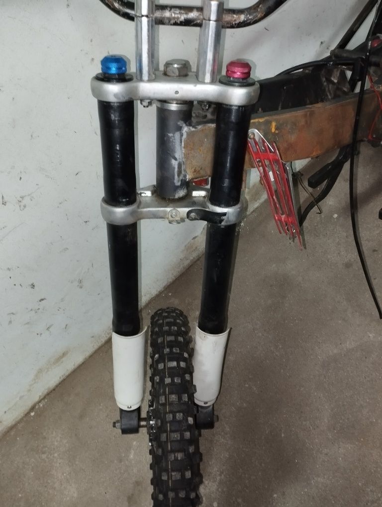 Material pit bike