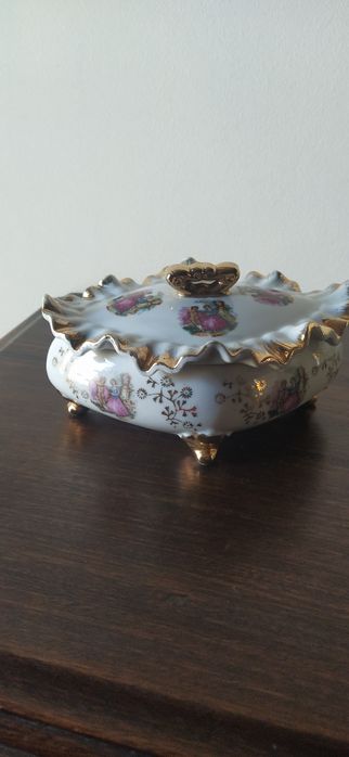 Guarda Jóias muito antigo.