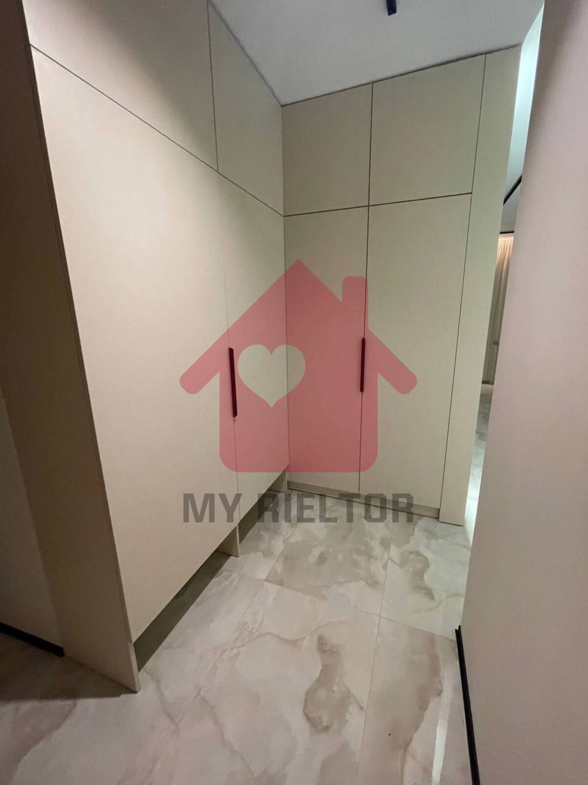Продаж двокімнатної квартири ЖК West Towers