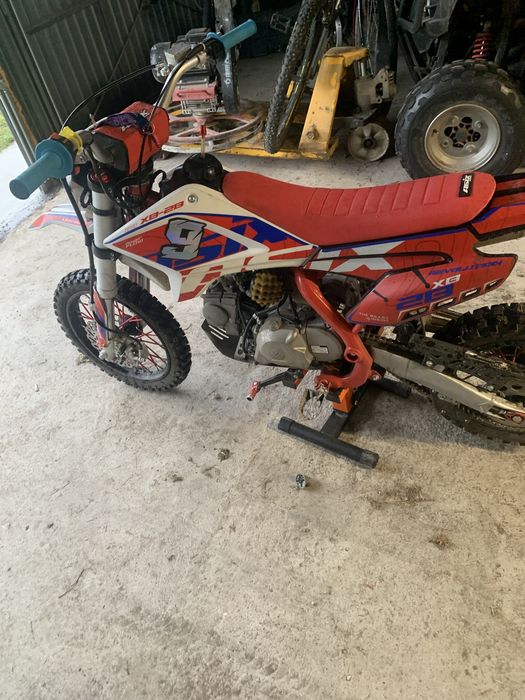 Sprzedam crossa marki Asix xb28