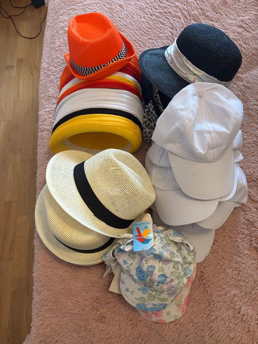 różne letnie nakrycia głowy