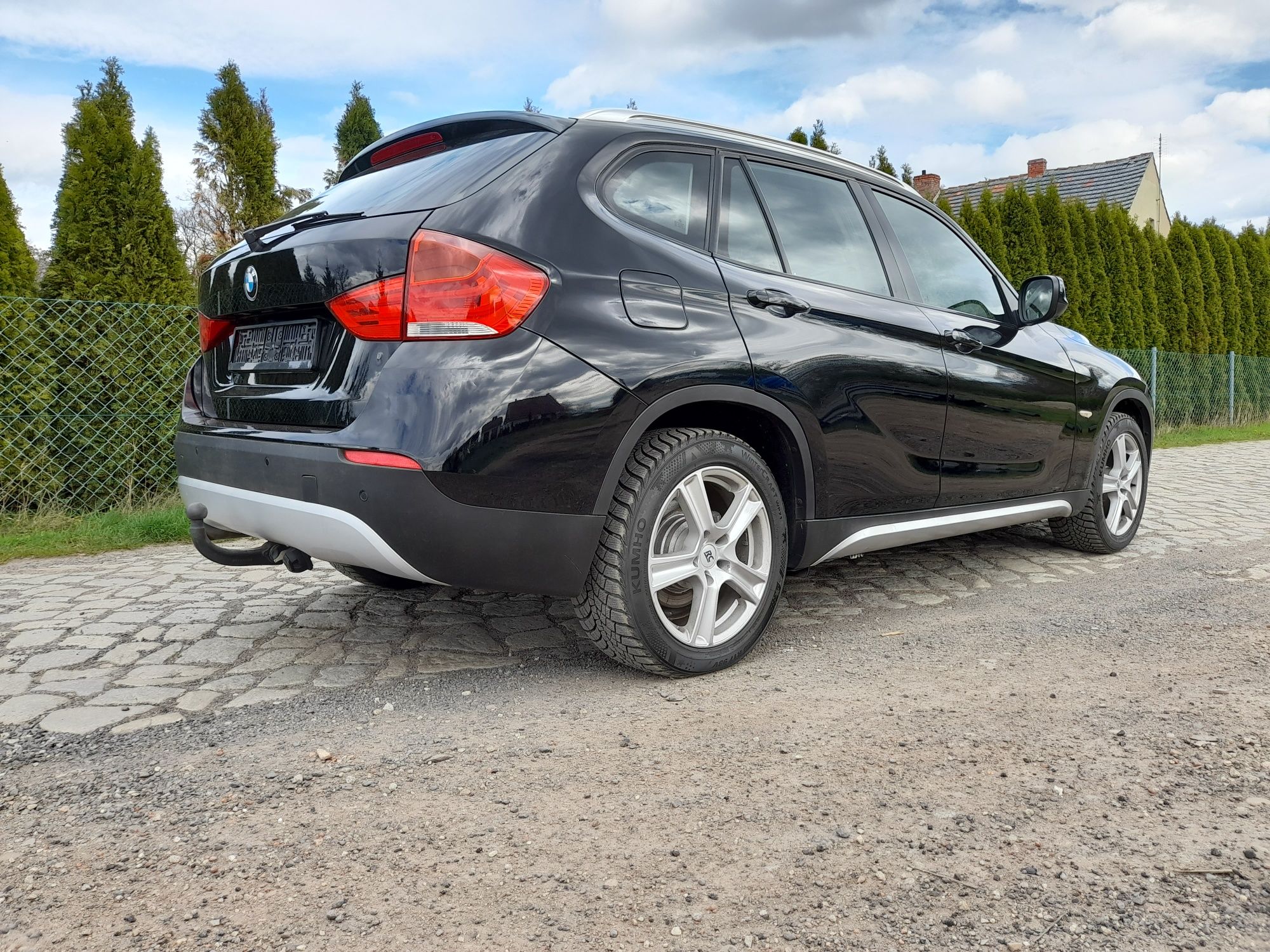 Bmwx1 samochód w b dobrym stanie telefon grzecznościowy