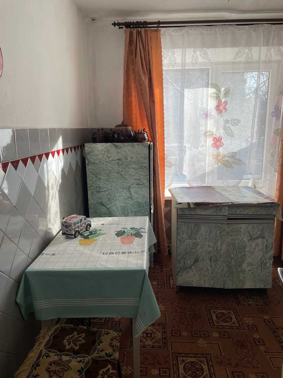 Продається 3-х кімнатна квартира в центрі м. Дунаївці
