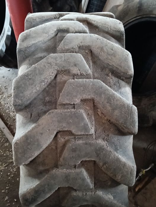 Opona Solideal 17.5L r24