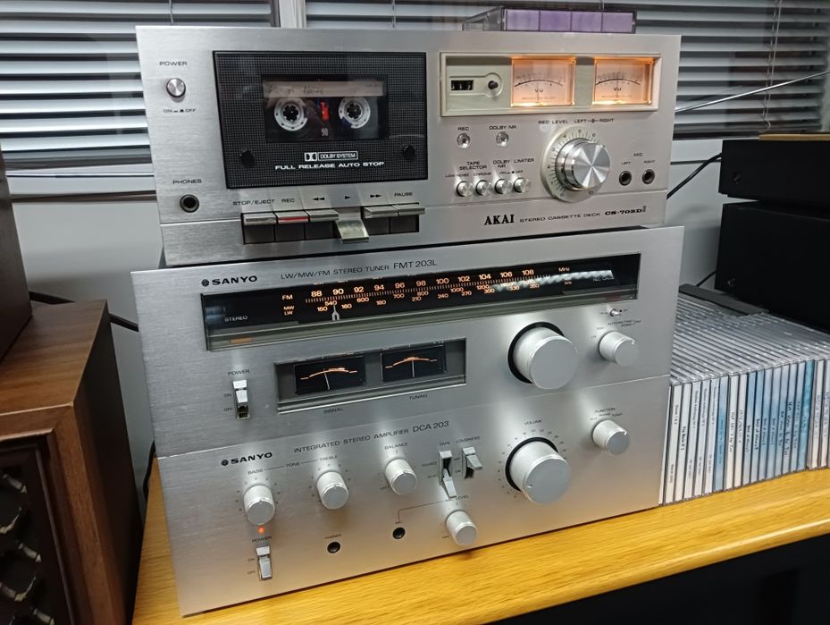 Amplificadores, Deck Cassetes, Leitores CDs, Colunas