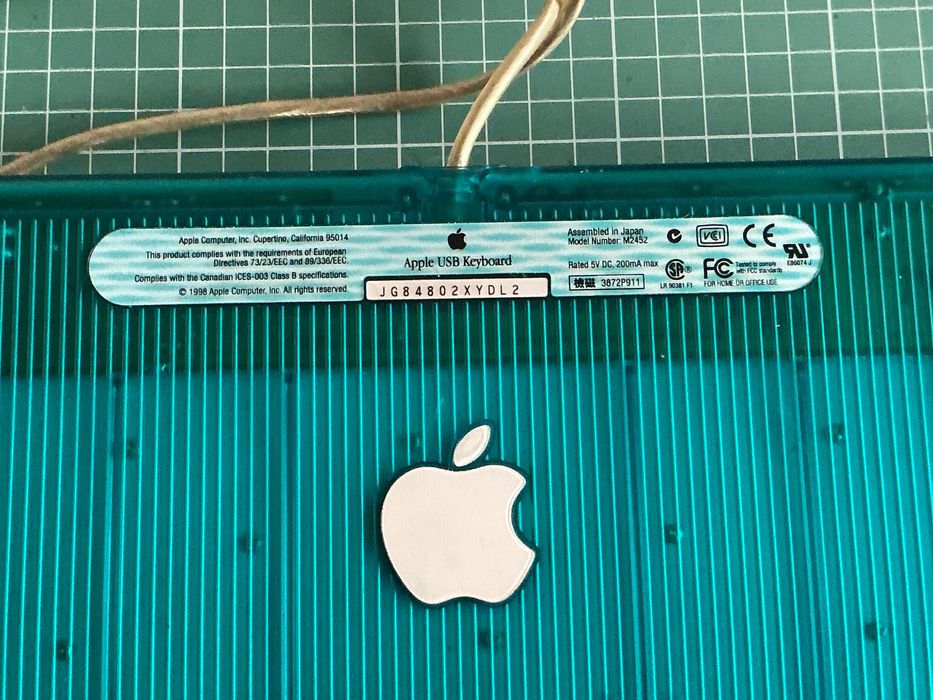 Klawiatura Apple M2452 iMac G3 niebieska całkowicie sprawna