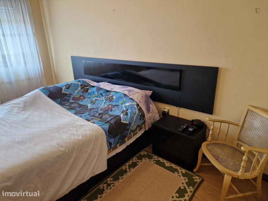 592269 - Quarto com cama de casal em casa com 3...