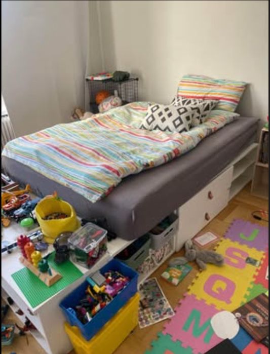 NORDLI (IKEA) Cama com colchão (200 cm x 140 cm).