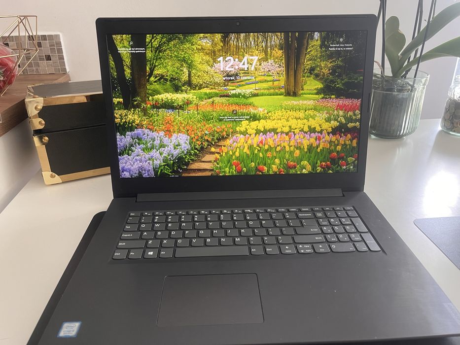 Laptop Lenovo V340-17IWL | i5-8265U / 8GB /SSD 238GB Windows 11 Pro