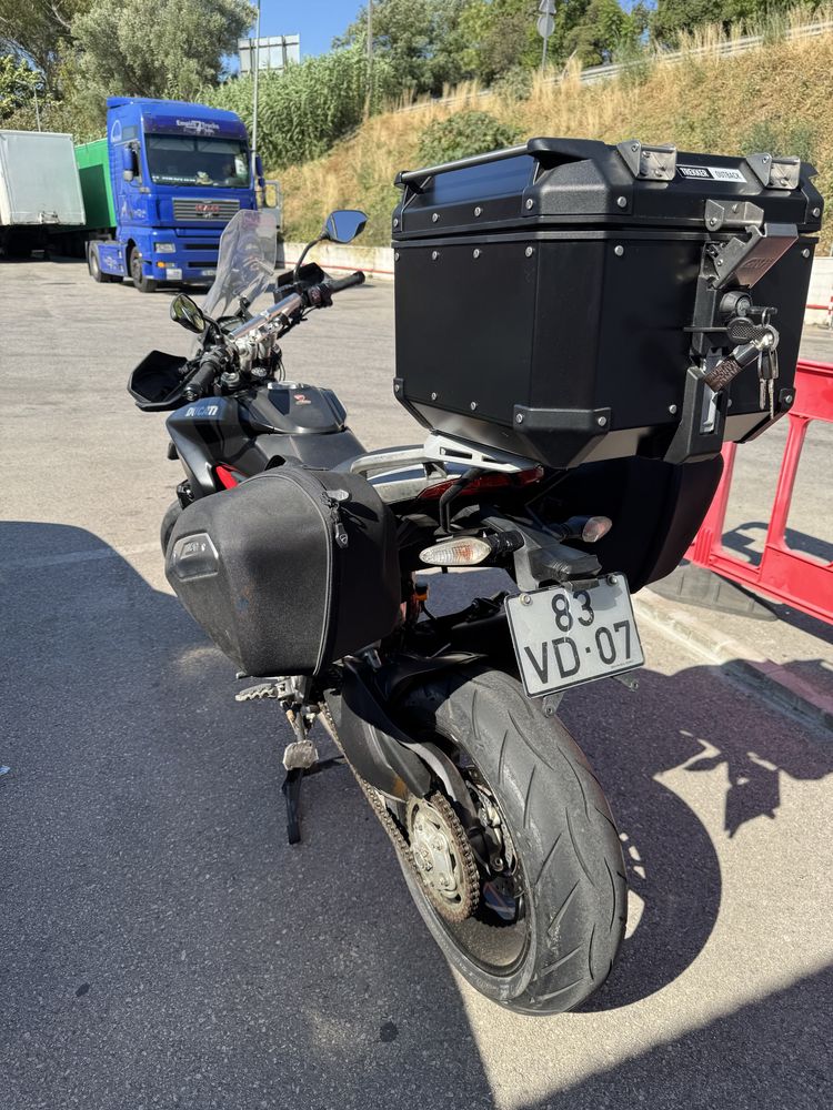 Ducati Hypermotard 821