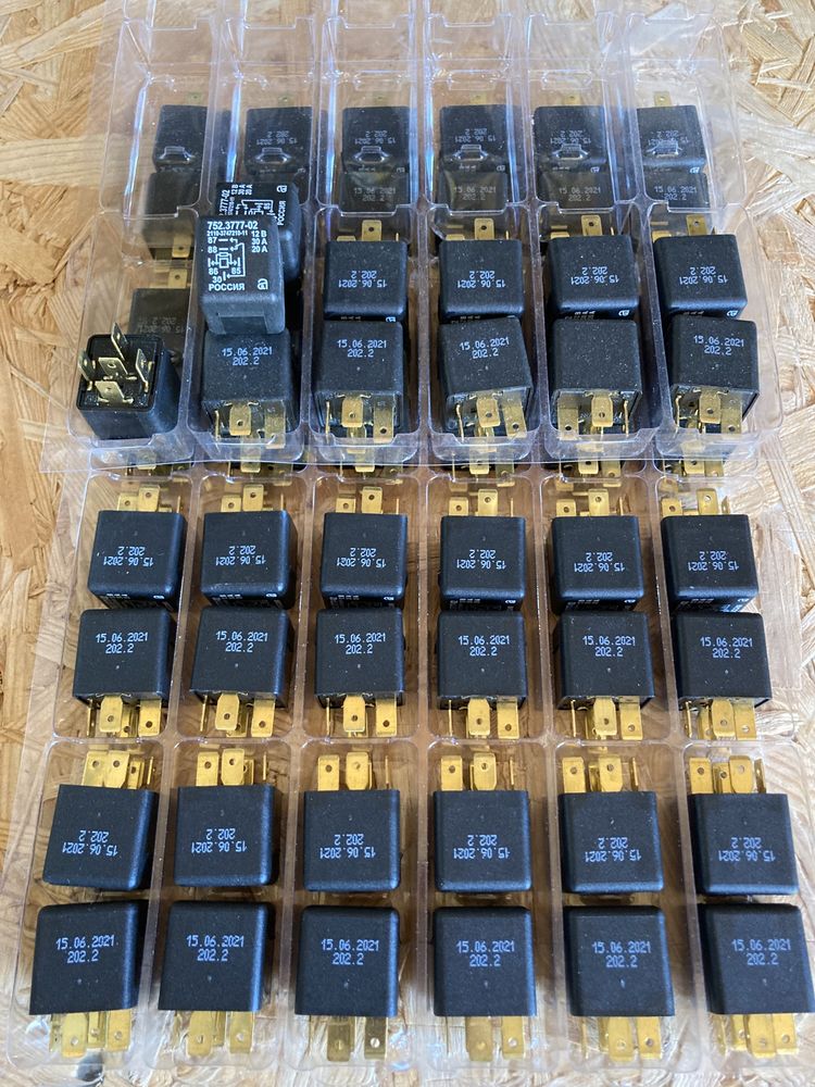 Реле 5-ти контактное 752.3777-02 12В (пр-во Авар)