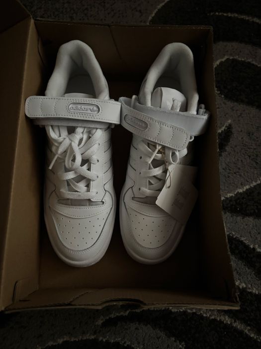 Кросівки Adidas forum lov